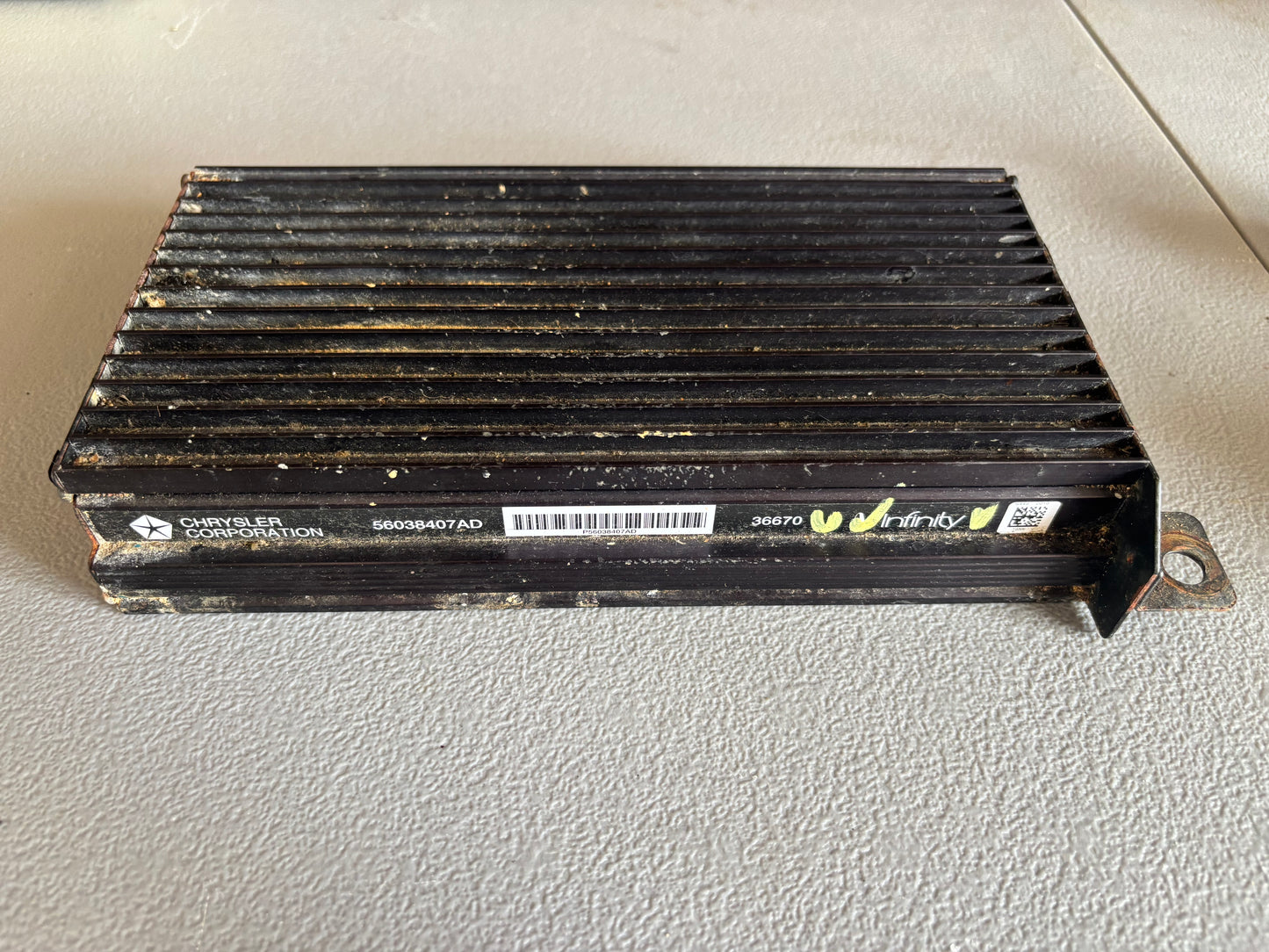 Infinity Gold Amplifier **TESTED** 1999-2004 Jeep Grand Cherokee. 56038407