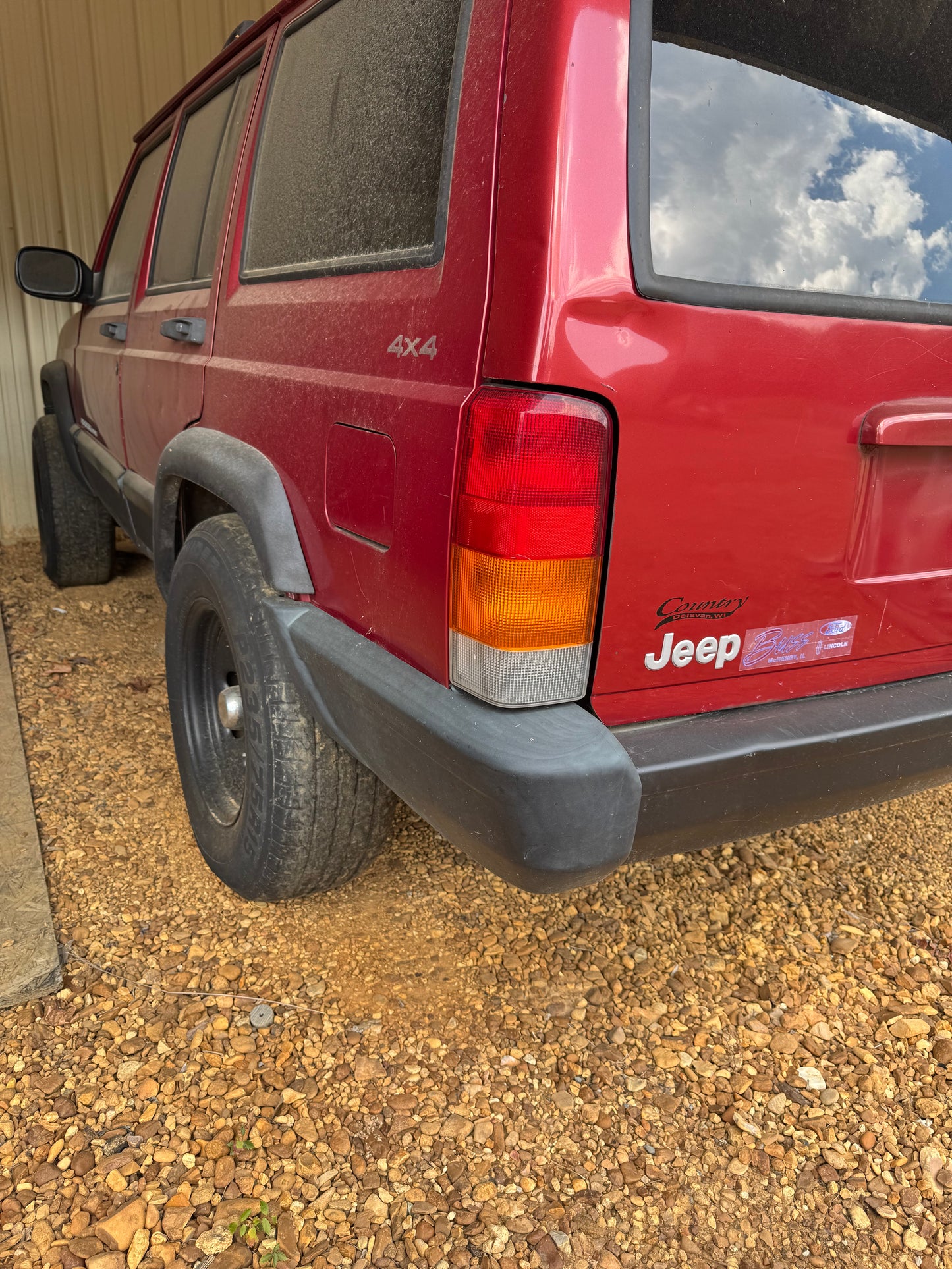 Rear Tail Lights - Jeep Cherokee XJ - 1997-2001