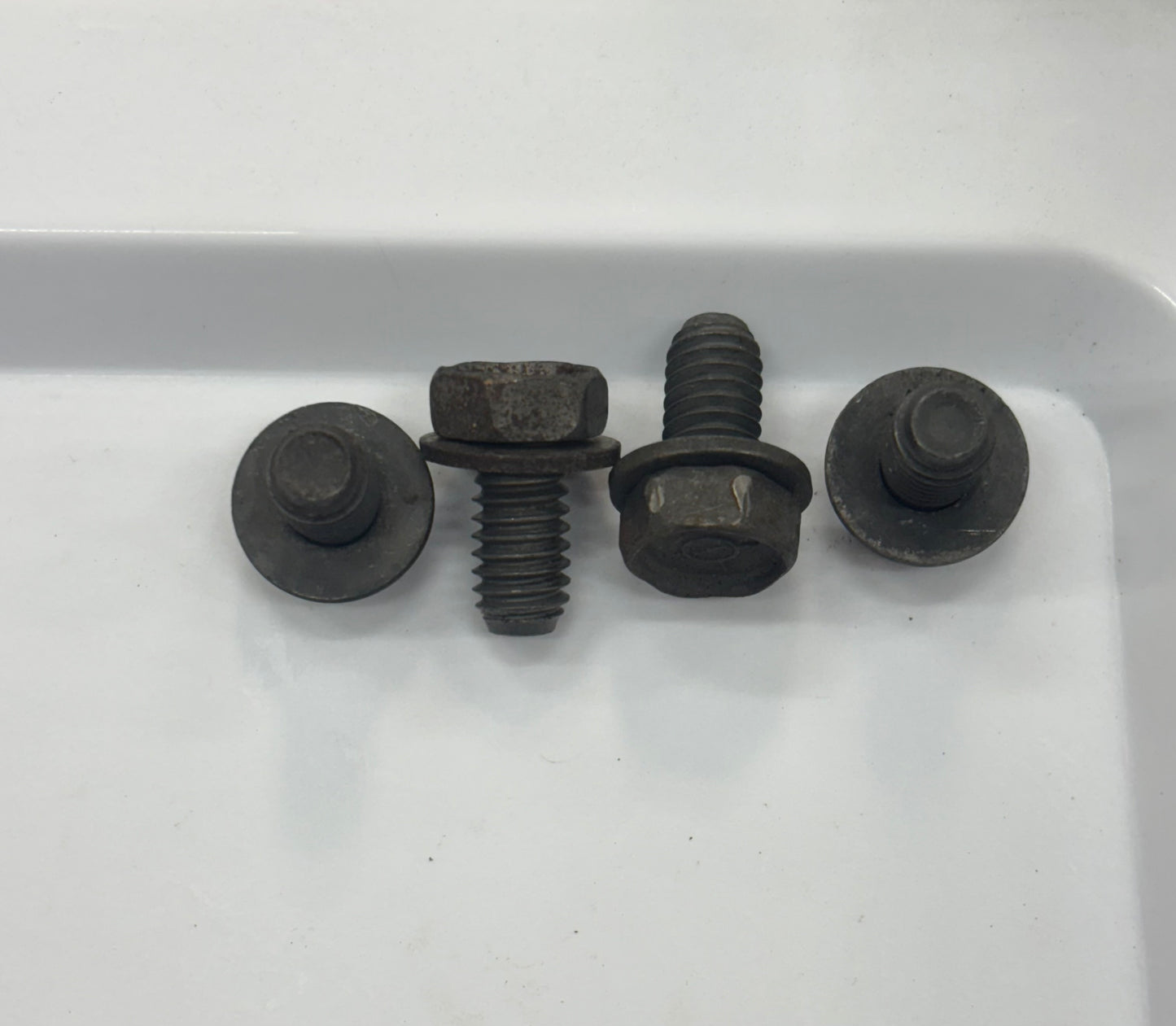 Jeep 4.0/2.5 Water Pump Pulley Bolts, Studs & Nuts. *ALL YEARS & MODELS*
