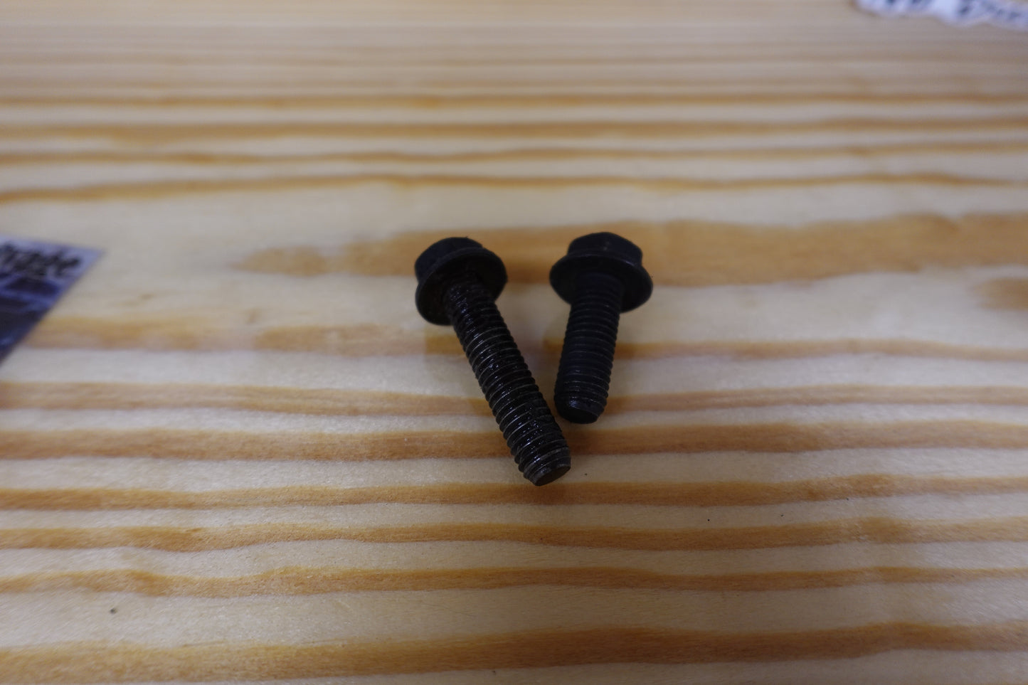 Jeep Cherokee XJ/ZJ/WJ Starter bolts. 4.0L