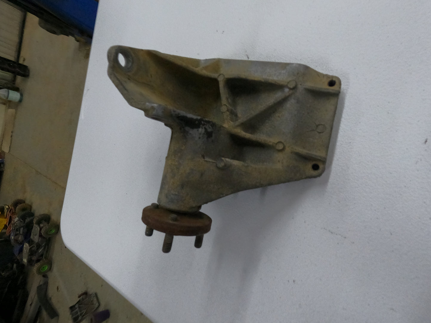 Cherokee XJ fan hub/ Alternator bracket