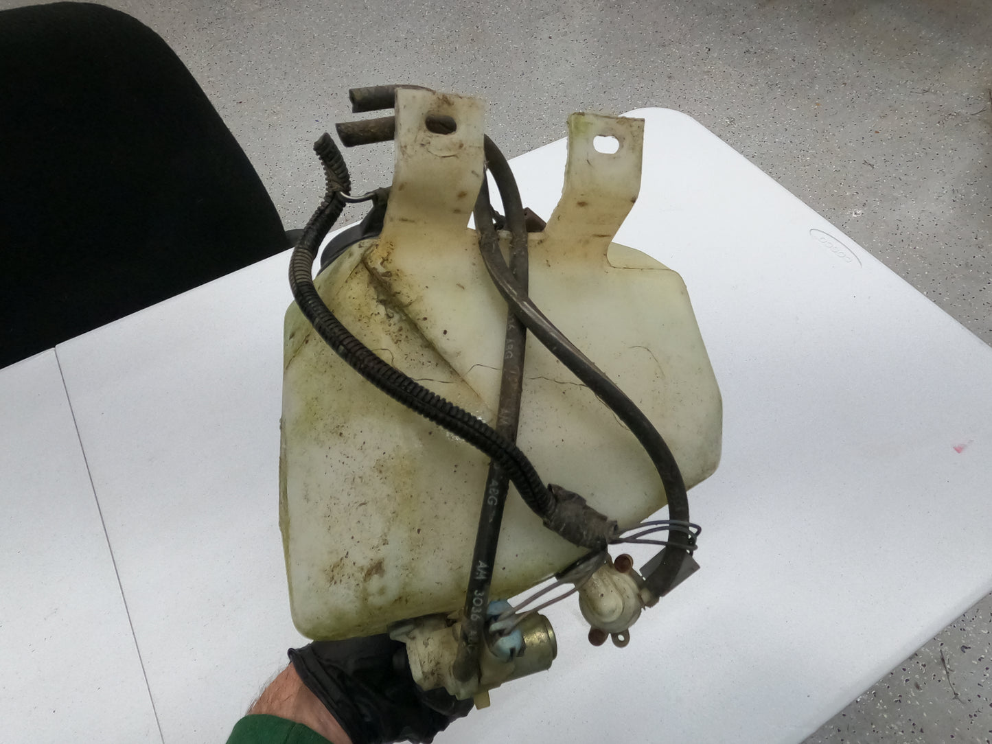 Windshield Washer Reservoir. 1994-1996?