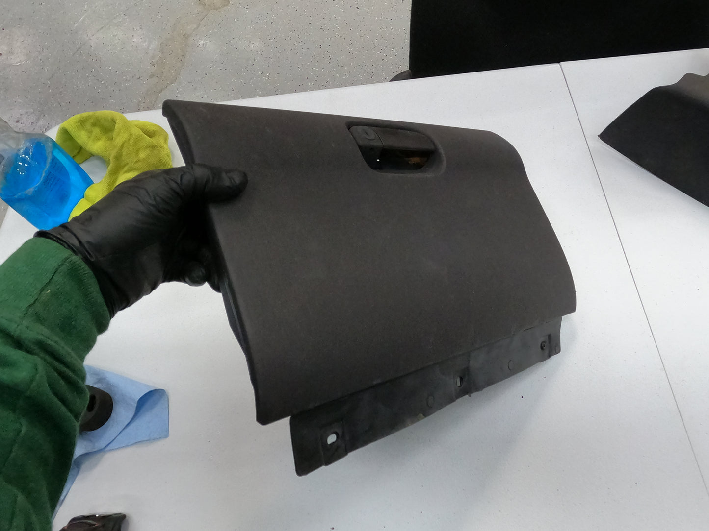 Jeep Cherokee Glove Box 97-01 XJ