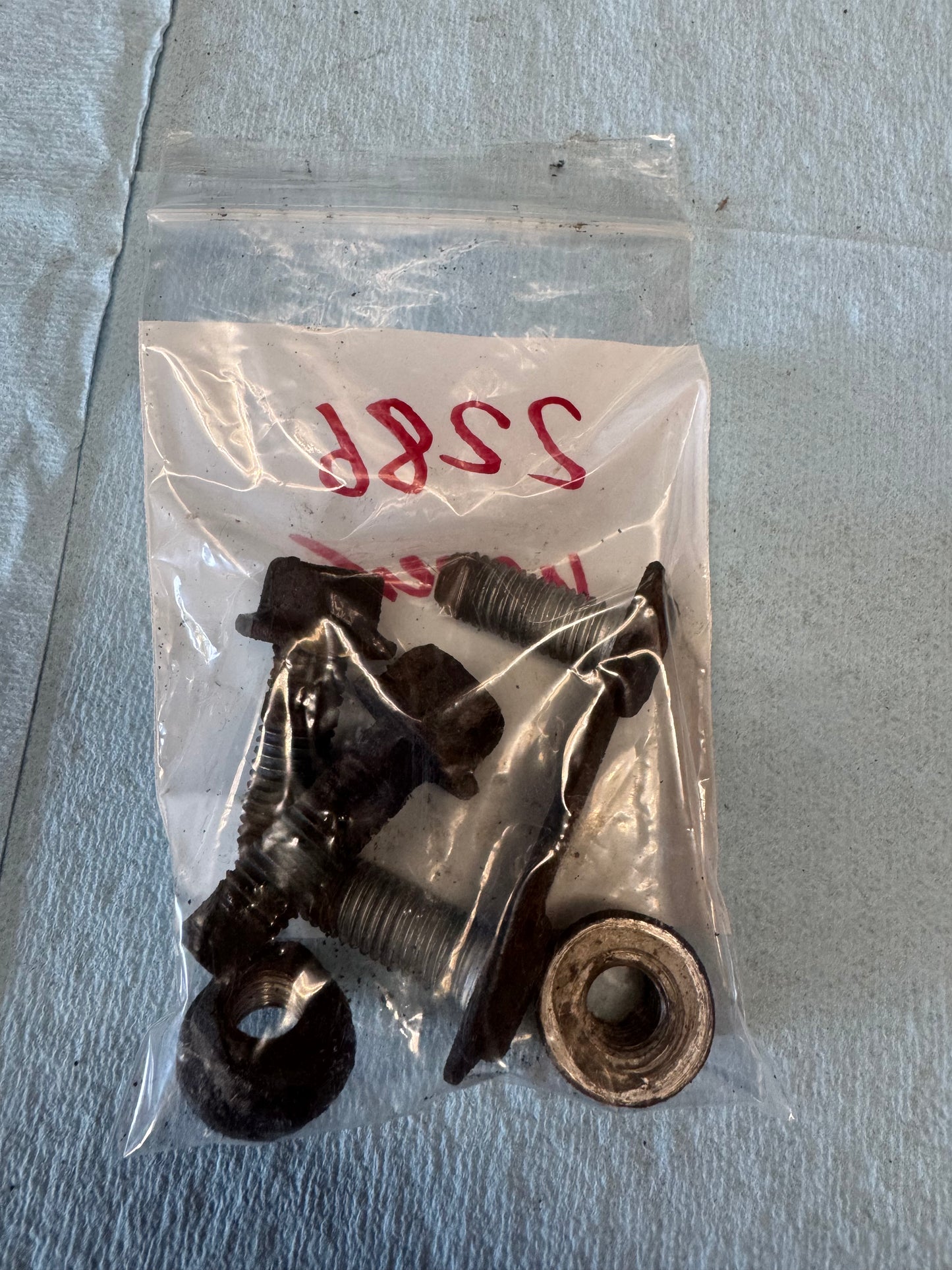 Track Bar & Frame Mounting Bolts – OEM - Jeep Cherokee XJ / Grand Cherokee ZJ