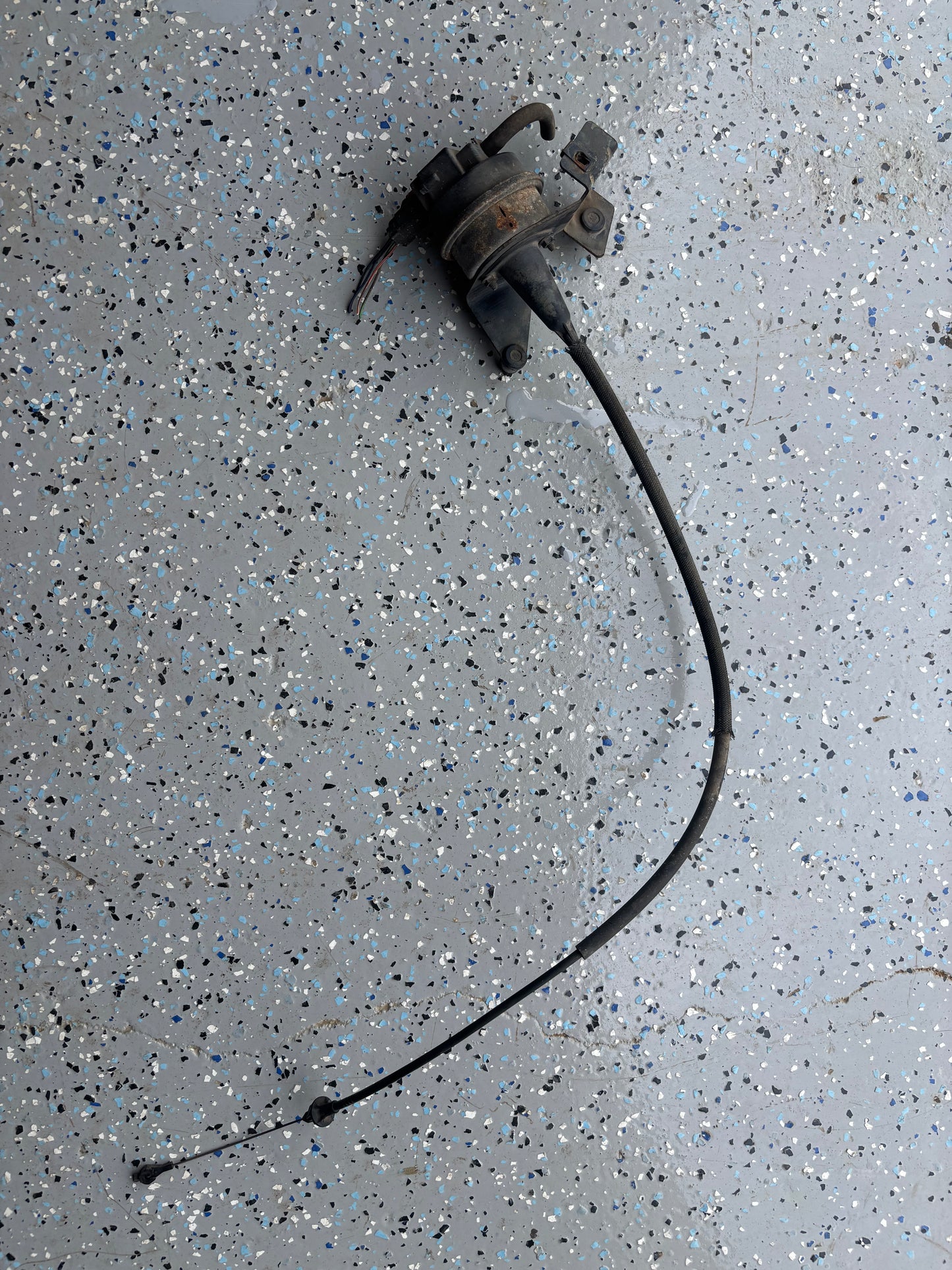 Cruise Control Actuator/Servo With Cable. 99-2004 Grand Cherokee. 4.0 & 4.7