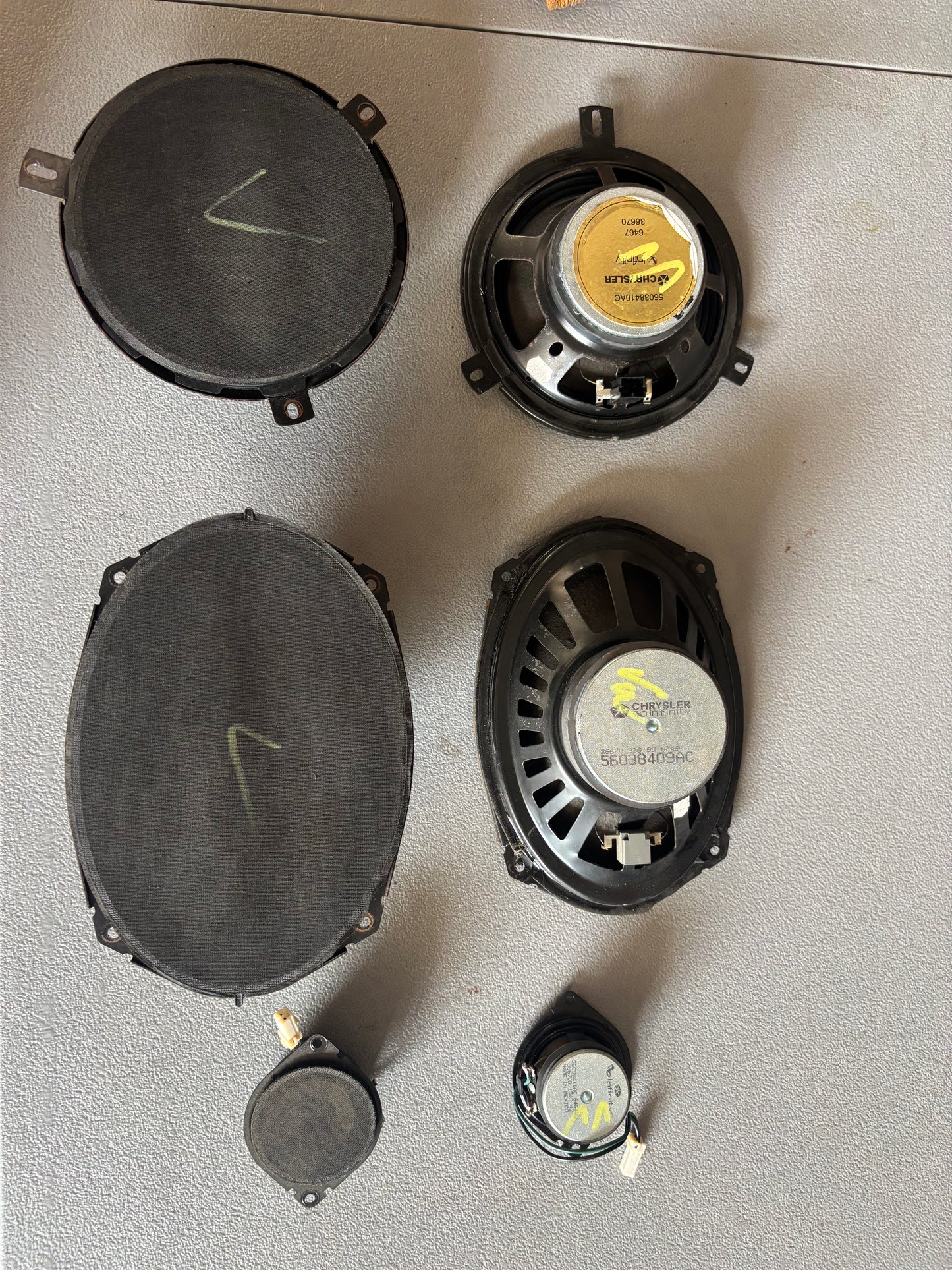 99-2004 Jeep Grand Cherokee Factory Speakers. Infinity Gold & Factory **TESTED**