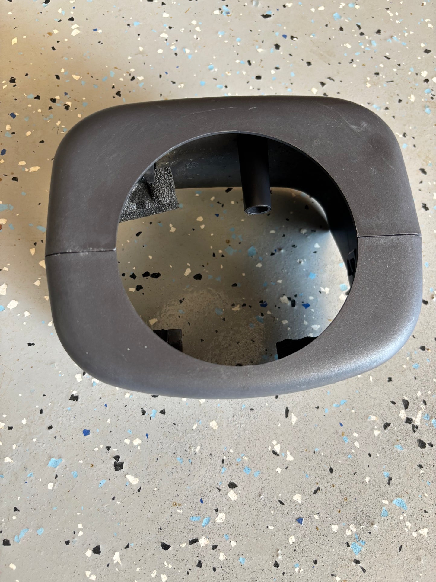 Steering Column Cover/Surround. 99-04 Jeep Grand Cherokee WJ