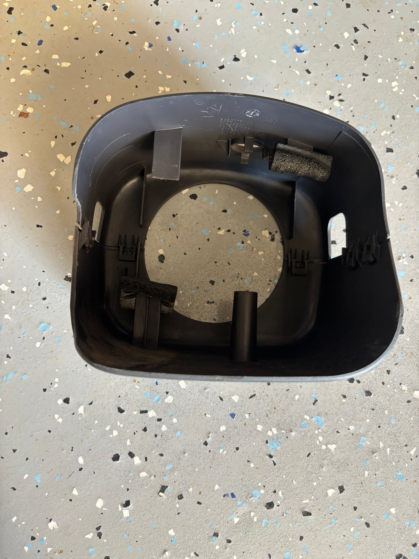 Steering Column Cover/Surround. 99-04 Jeep Grand Cherokee WJ