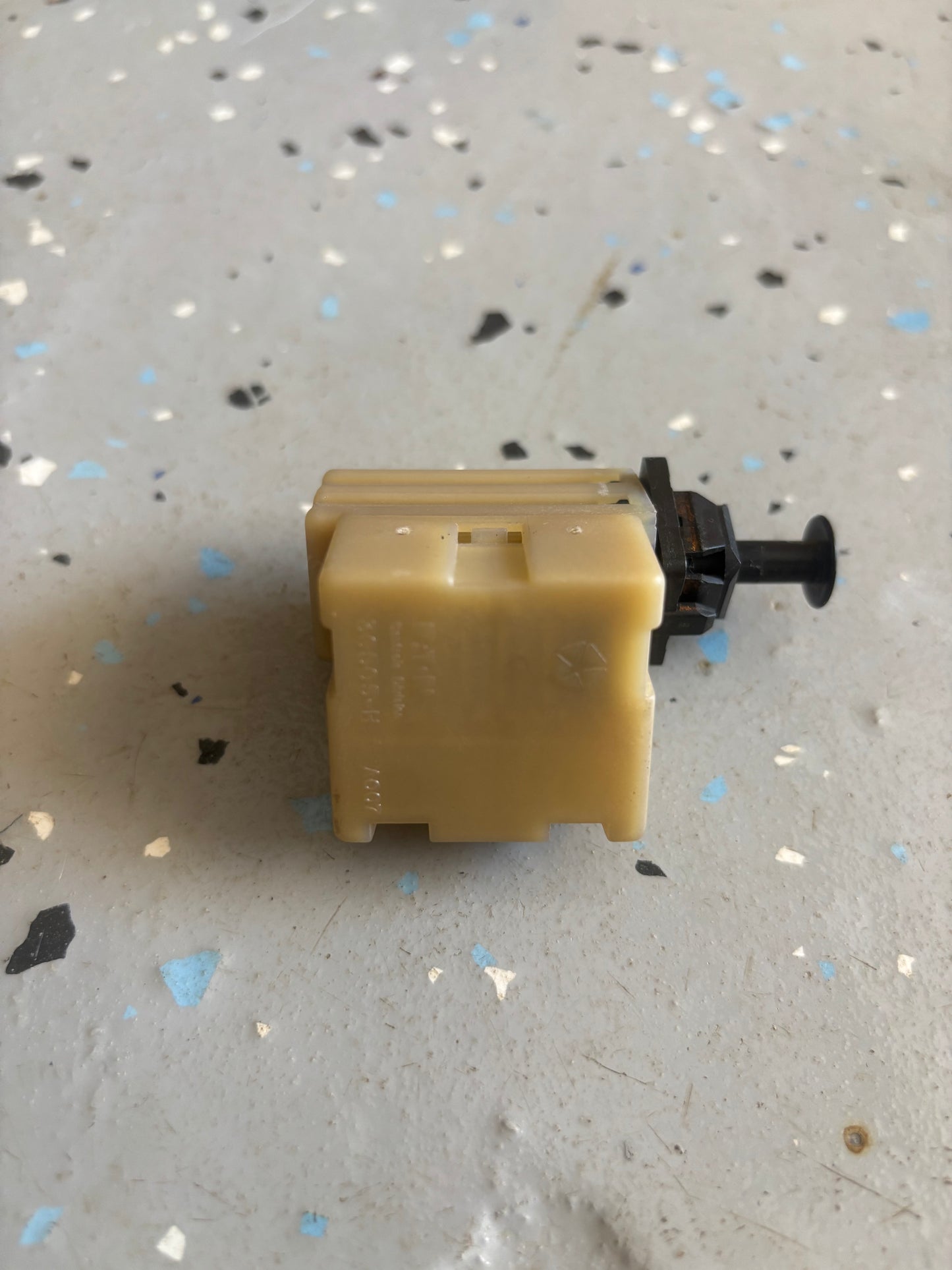 OEM Brake Light Switch for 99-04 Jeep Grand Cherokee WJ