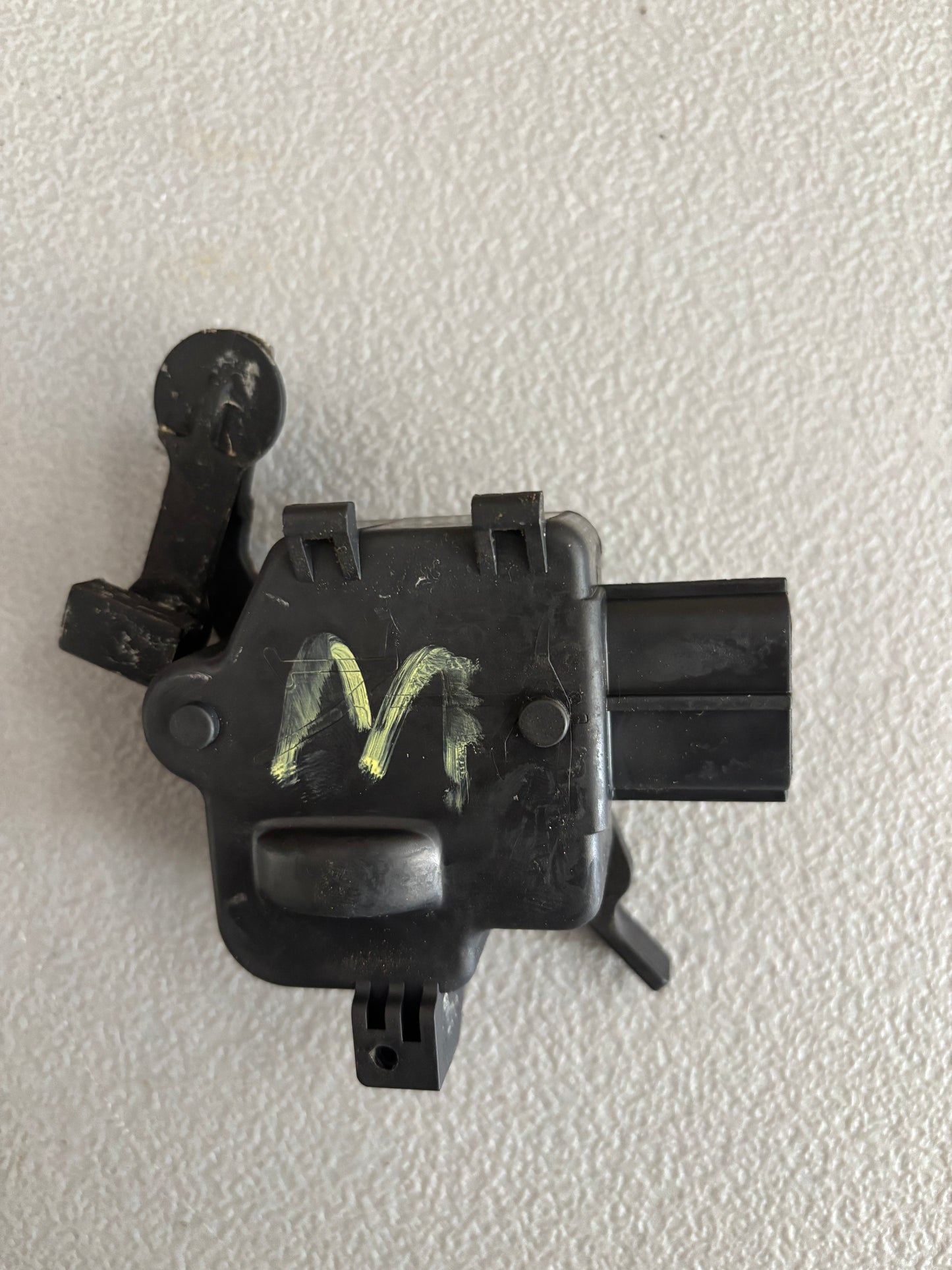 99-04 Jeep Grand Cherokee Lift Gate/ Back Hatch Locking Mechanism