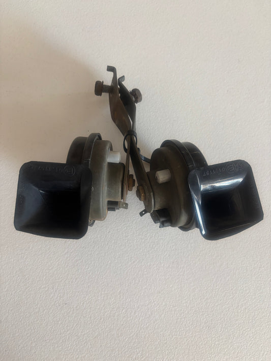 Jeep Cherokee/ Grand Cherokee OEM Horns. **All Years & Models*