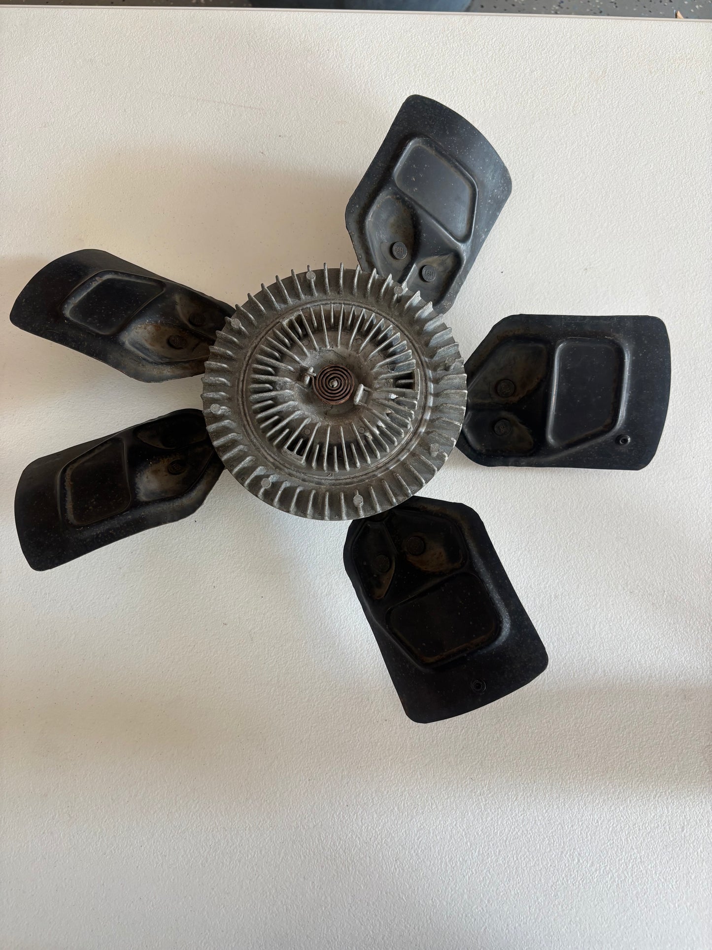 Jeep Grand Cherokee Belt Driven Fan. 99-04 WJs 4.0 & 4.7V8 52079984AA
