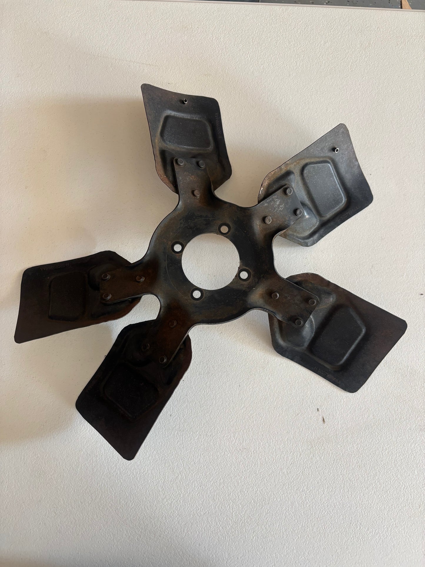 Jeep Grand Cherokee Belt Driven Fan. 99-04 WJs 4.0 & 4.7V8 52079984AA