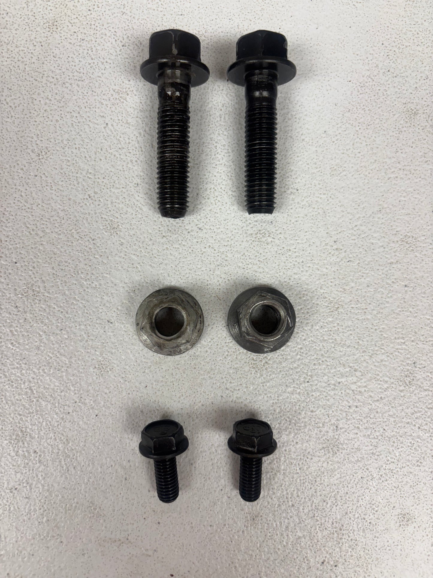 Dust Cover Bolts & Nuts - Jeep Cherokee XJ - AW4 Transmission