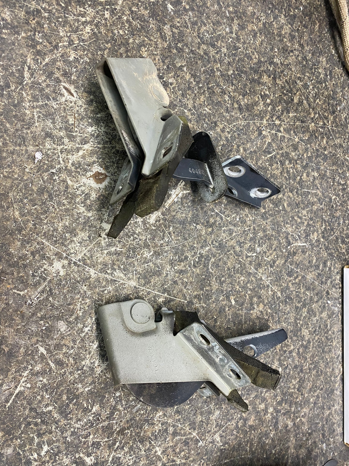 Jeep XJ hood hinges