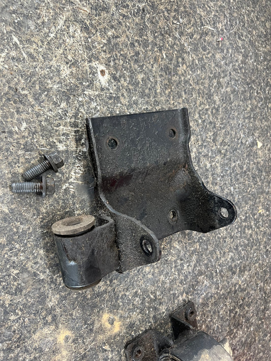 1996-1998 42RE Mounting Bracket / Exhaust Hanger
