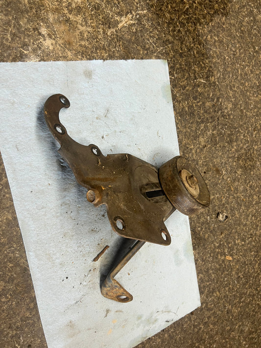 Late Model Cherokee/Grand Cherokee/ Wrangler Belt Tensioner Bracket/Bolt