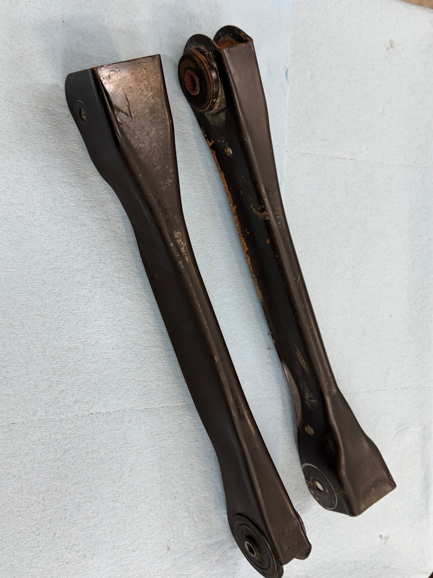 Upper Control Arms - Front - OEM - Jeep Cherokee XJ & Grand Cherokee ZJ