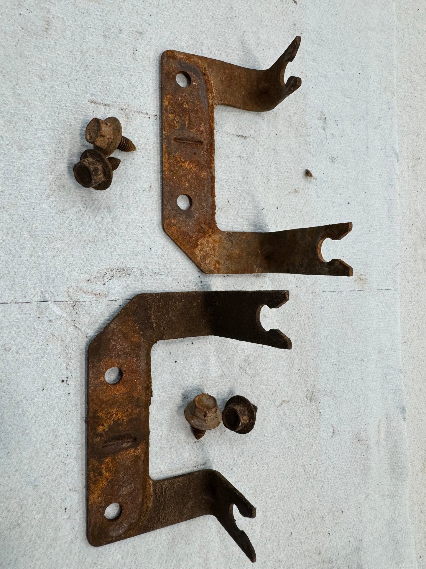 ABS Wire Support Bracket & Bolts - Front Axle - 1991-2006 Jeep Axle
