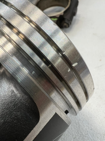 Scratch & Dent 4.0 Pistons & Rods - New Pistons on Rods With Rings