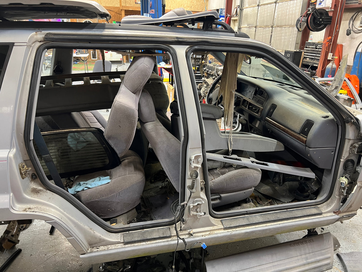 Upper Door Gasket Body-Door - Jeep Grand Cherokee WJ & ZJ