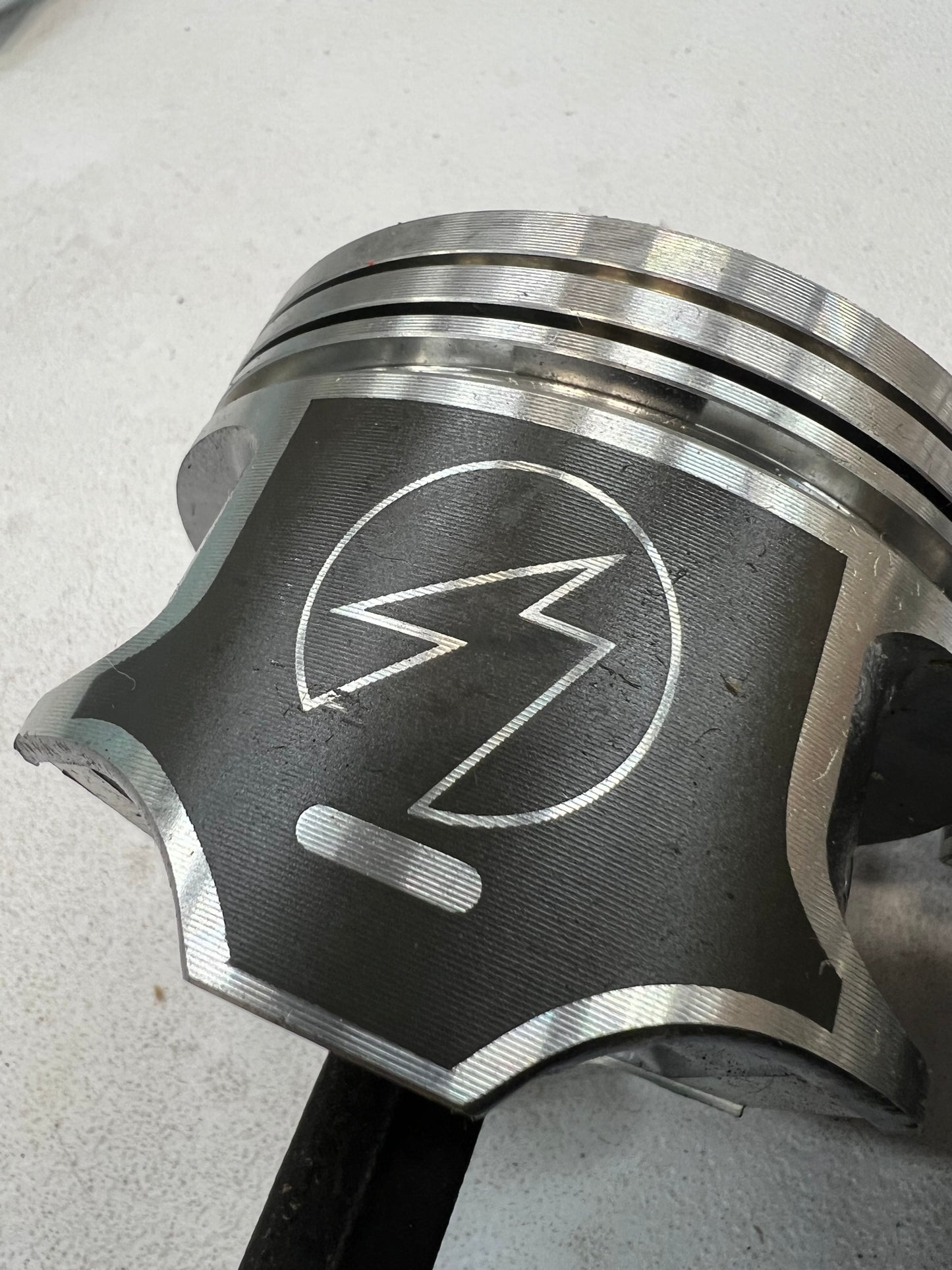 Scratch & Dent 4.0 Pistons & Rods - New Pistons on Rods With Rings