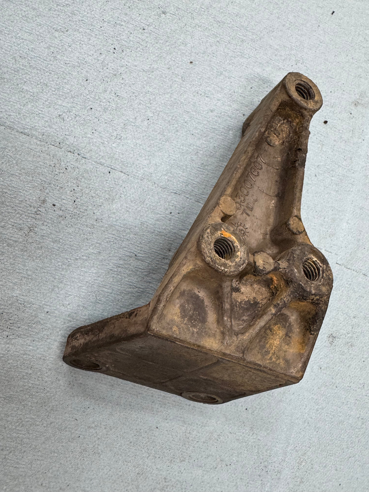 Lower Alternator Bracket - 1993-1998 Jeep Grand Cherokee ZJ - 40L