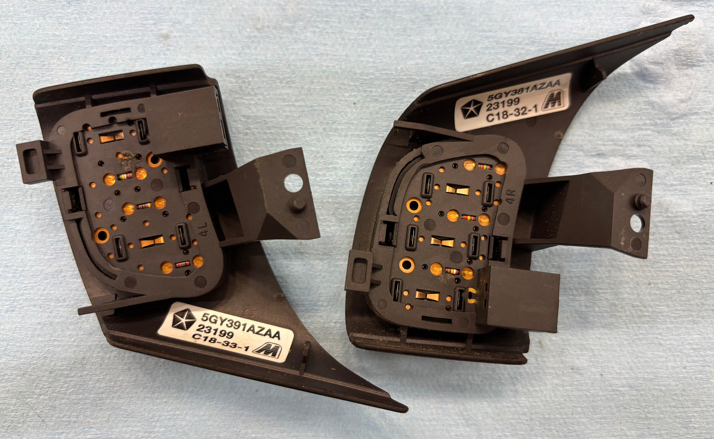 Cruise Control & Radio Buttons - Grand Cherokee - 99-04