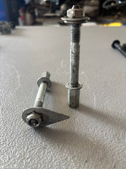 Upper Control Arm Bolts and Nuts. 99-04 Jeep Grand Cherokee