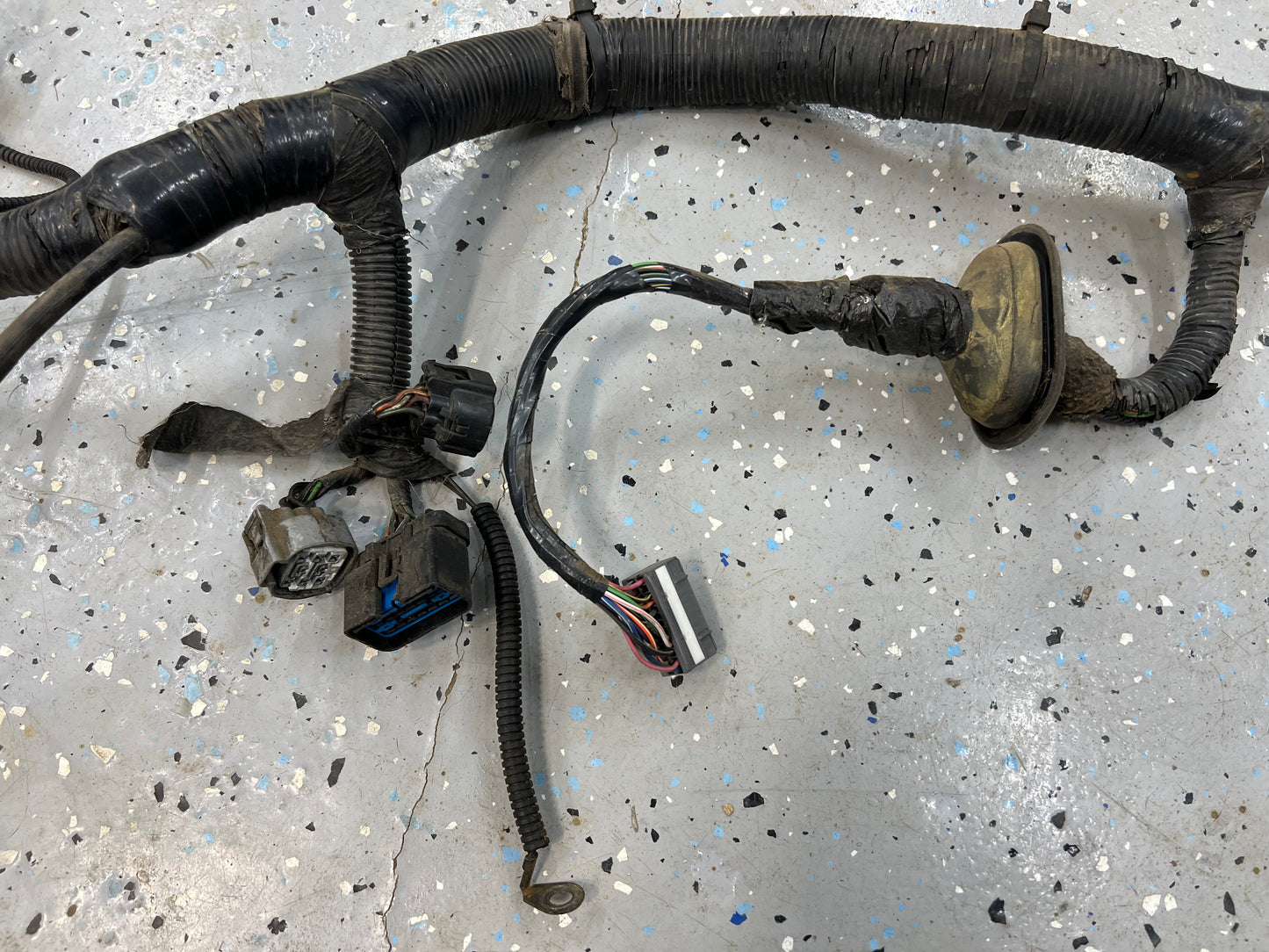 Under Hood TO In Cab Wiring Harness - Jeep Cherokee XJ - 2000-2001 - NON ABS