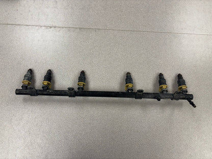 Jeep 4.0 OEM Factory Fuel Rails WITH Injestors. **ALL YEARS**
