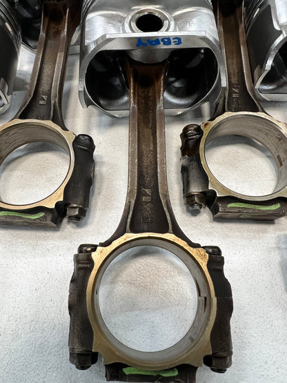 eBay Pistons on AMC Rods -  4.0 Pistons & Rods - New Pistons on Rods With Rings