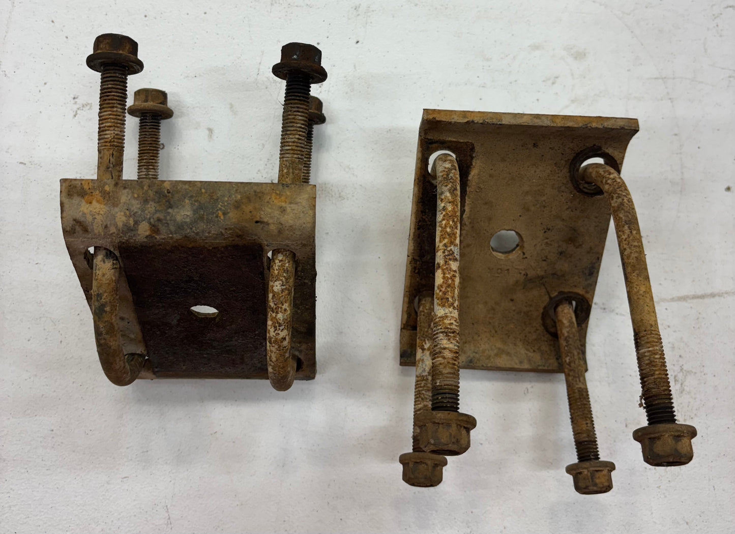 U-Bolts - Leaf Spring U-Bolt & Plate - Jeep Cherokee XJ - 1984-2001