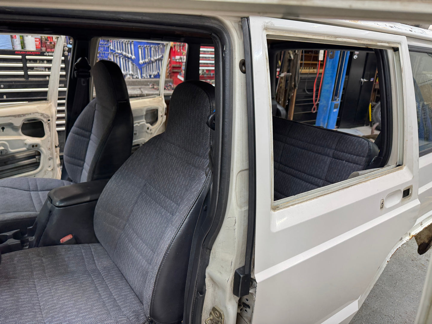 Door to Door Wind Noise Seal / Gasket - Between Four Doors - Jeep Cherokee XJ