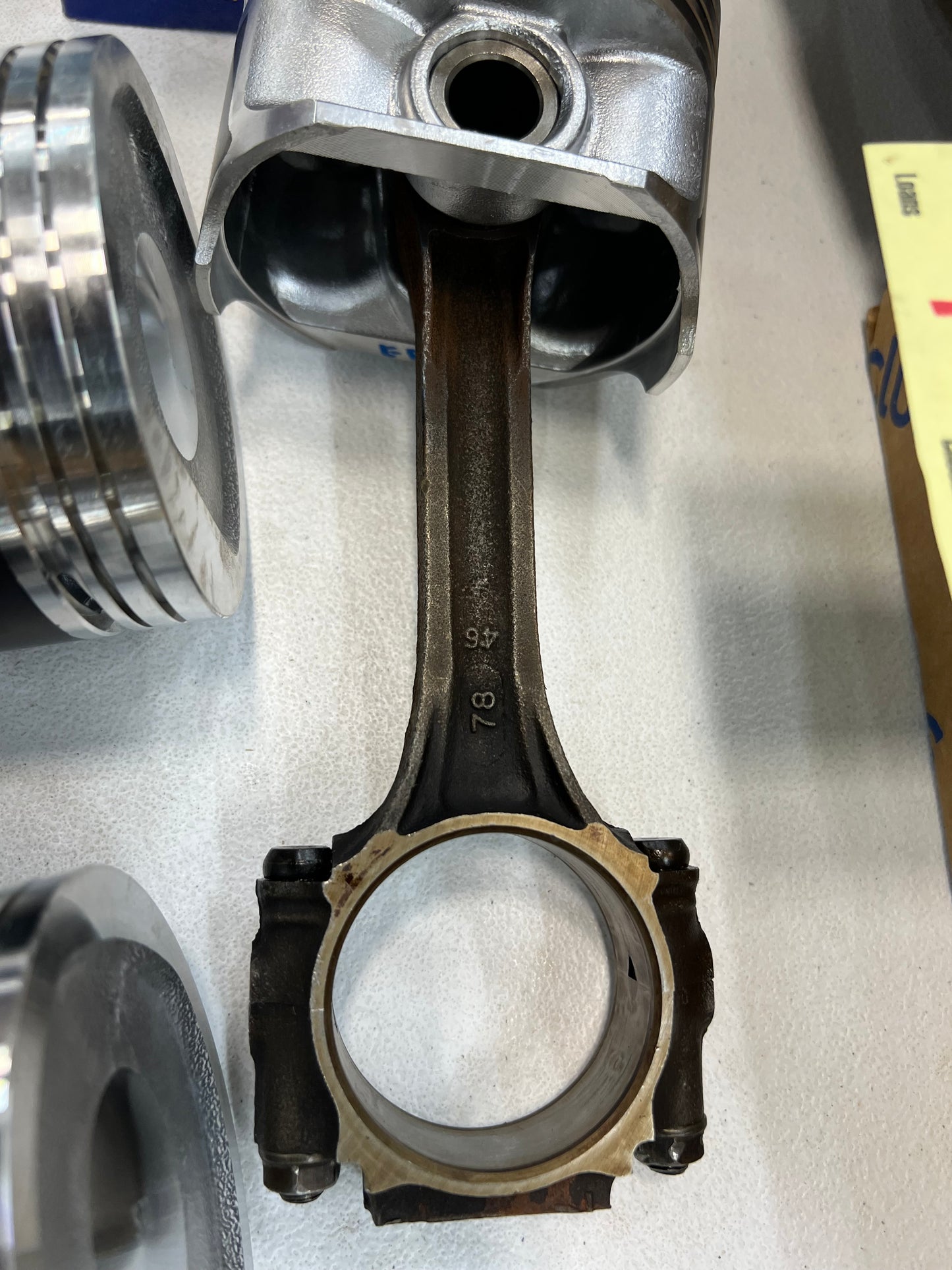 eBay Pistons on AMC Rods -  4.0 Pistons & Rods - New Pistons on Rods With Rings