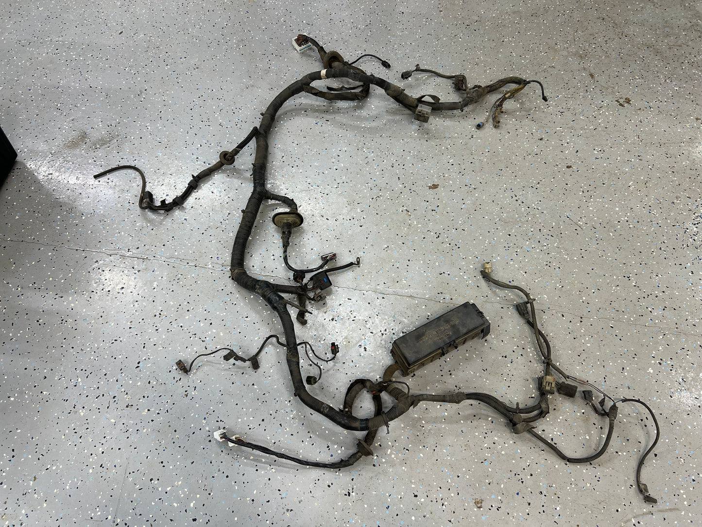 Under Hood TO In Cab Wiring Harness - Jeep Cherokee XJ - 2000-2001 - NON ABS