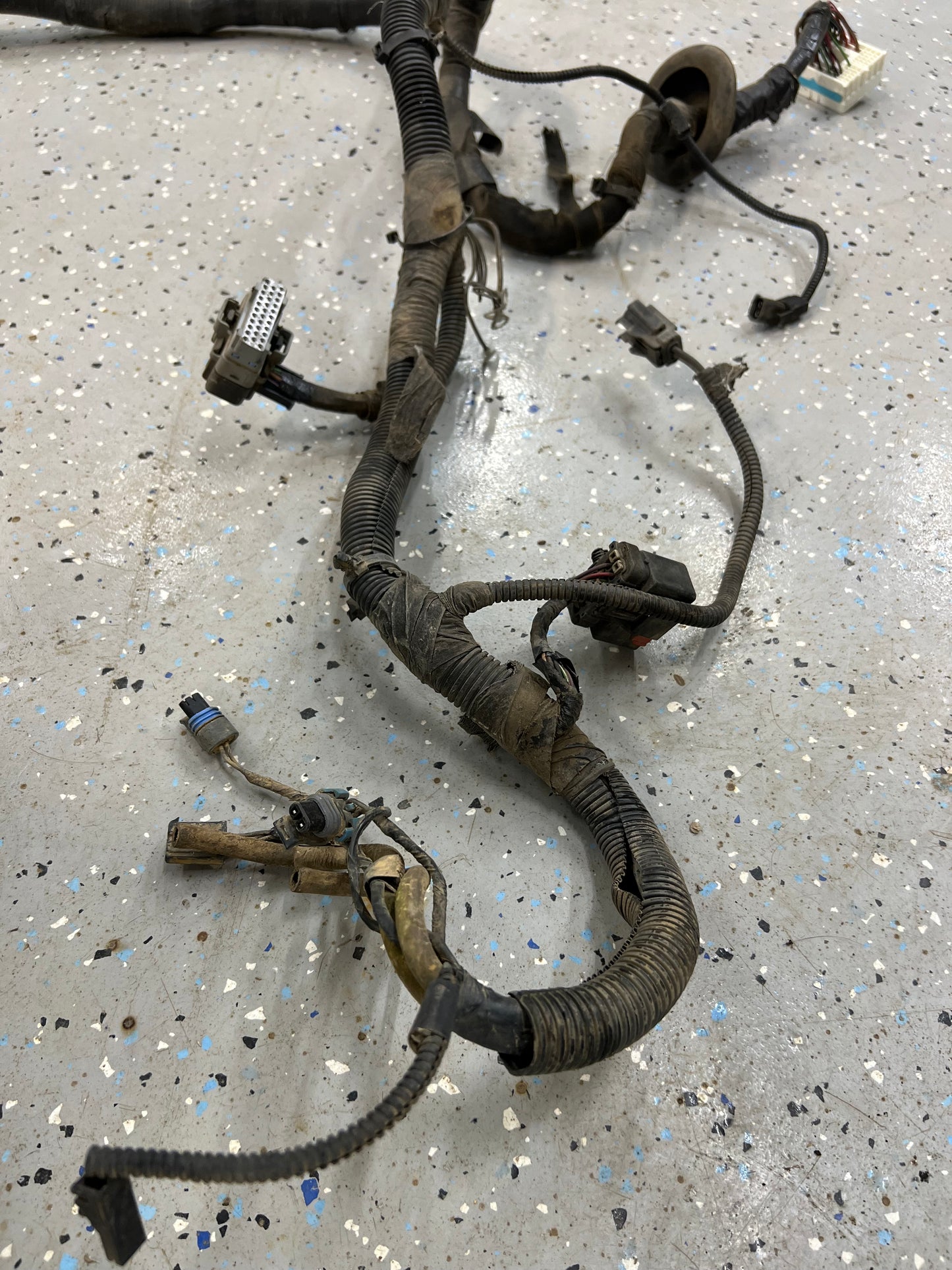 Under Hood TO In Cab Wiring Harness - Jeep Cherokee XJ - 2000-2001 - NON ABS