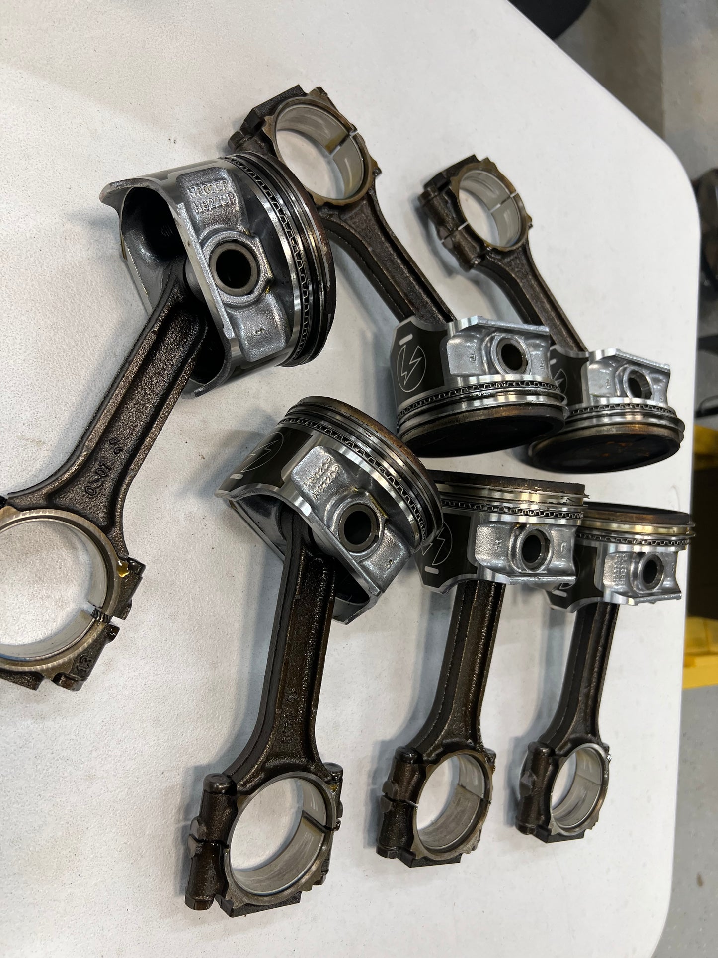 100 Miles - USED -  4.0 Pistons & Rods - NewISH Pistons on Rods With Rings -