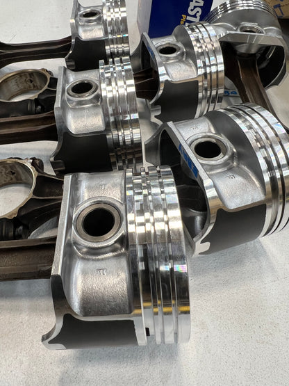 eBay Pistons on AMC Rods -  4.0 Pistons & Rods - New Pistons on Rods With Rings