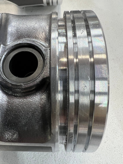 Scratch & Dent 4.0 Pistons & Rods - New Pistons on Rods With Rings #2
