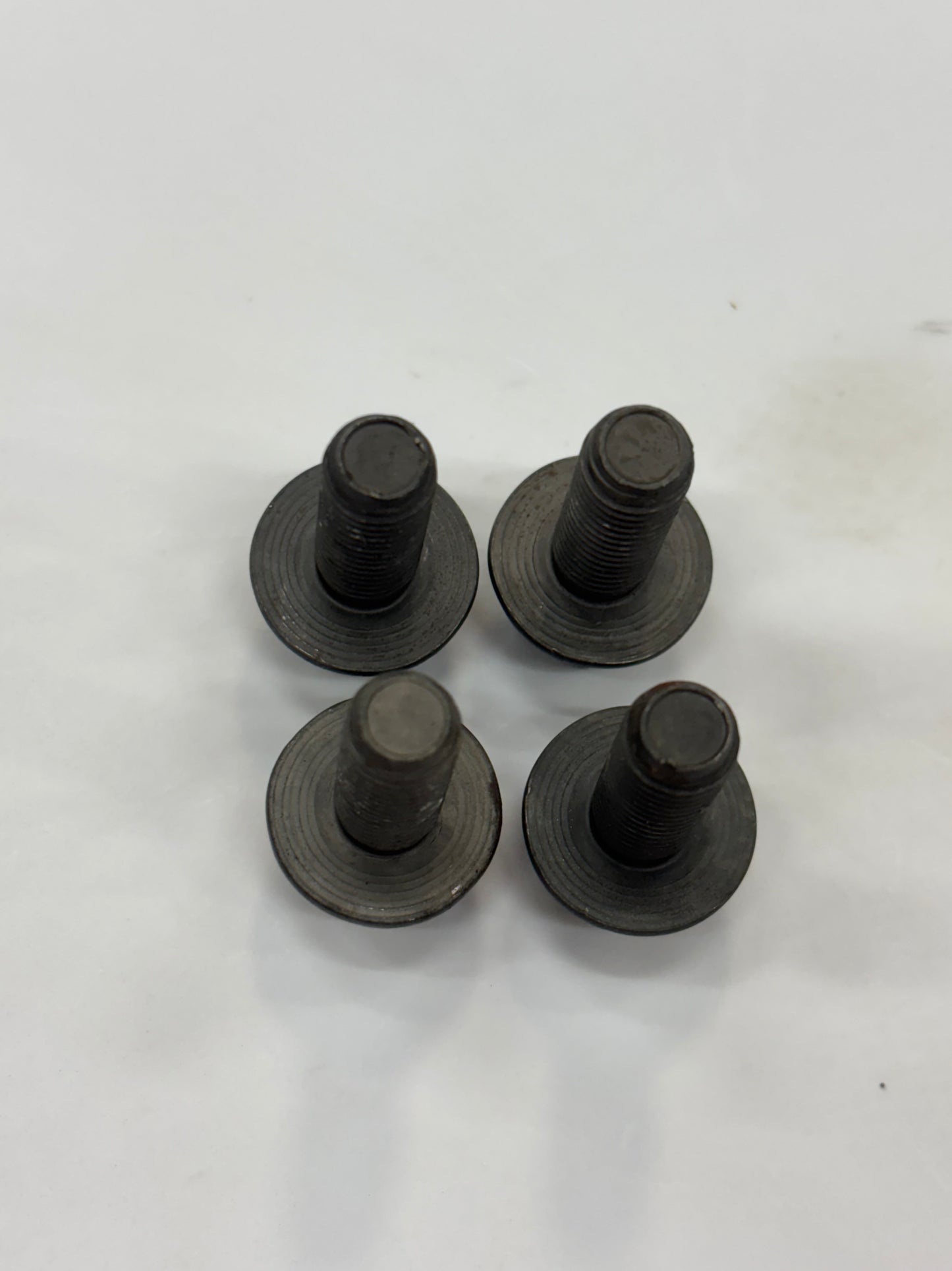 Jeep Newer Style 4.0 Engine Mount Bolts  99/2000-2006 Coil Pack Engine