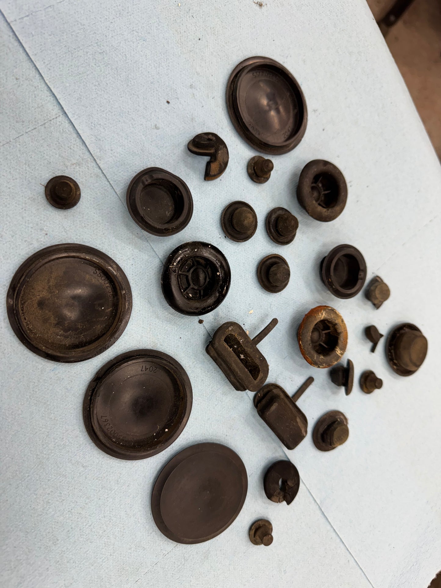 Covers - Plugs - Rubber Grommets - 1997-2001 Jeep Cherokee XJ