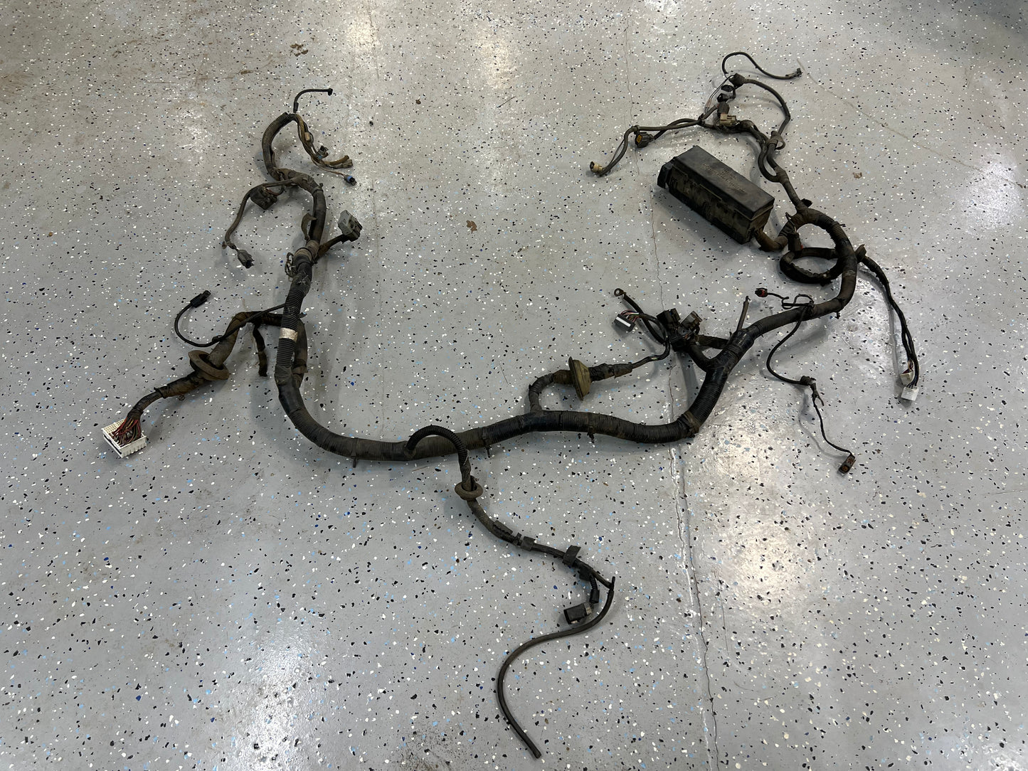 Under Hood TO In Cab Wiring Harness - Jeep Cherokee XJ - 2000-2001 - NON ABS