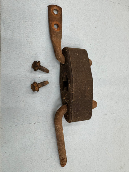 Mid Exhaust Hanger Bracket & Bolts - 1987-2001 Jeep Cherokee XJ