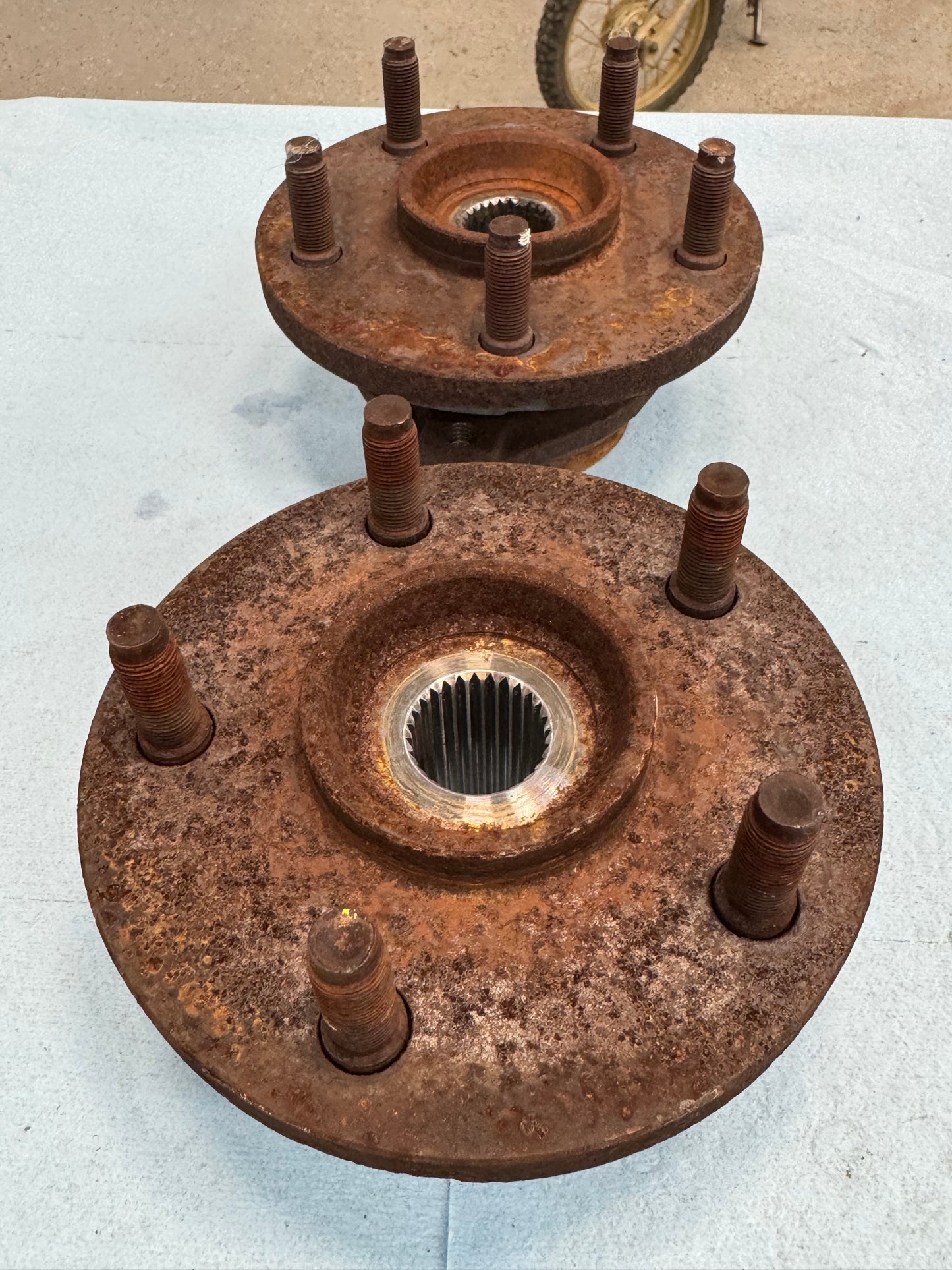 Front Hub Bearing - USED - 1999-2004 - Jeep Grand Cherokee WJ