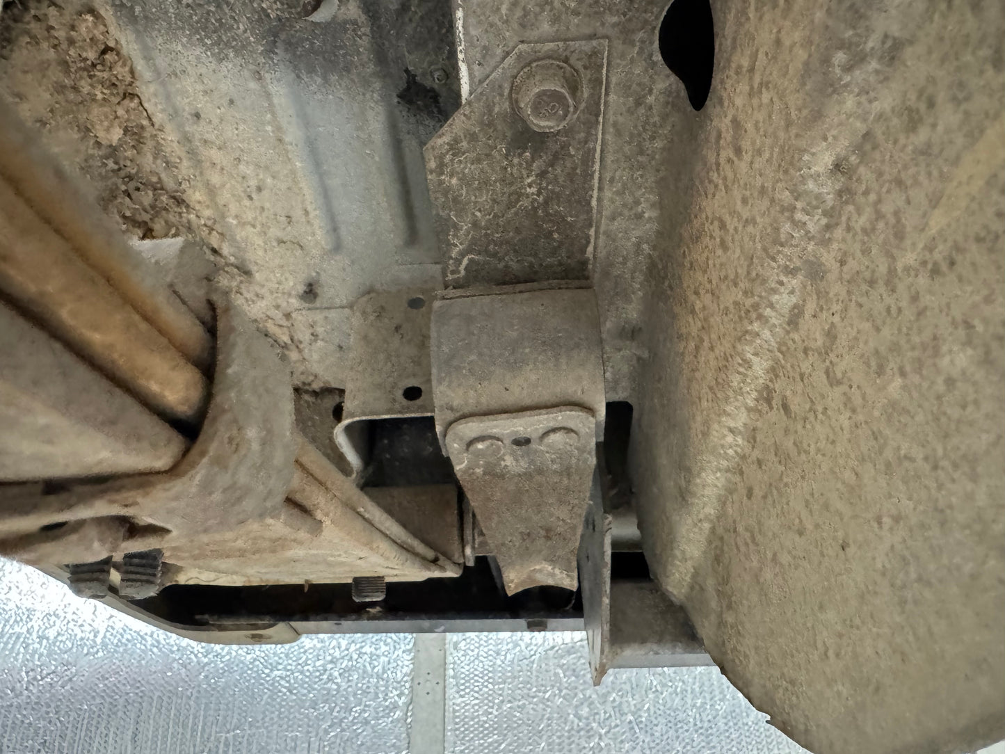 REAR Exhaust Hanger Bracket & Bolts - 1987-2001 Jeep Cherokee XJ