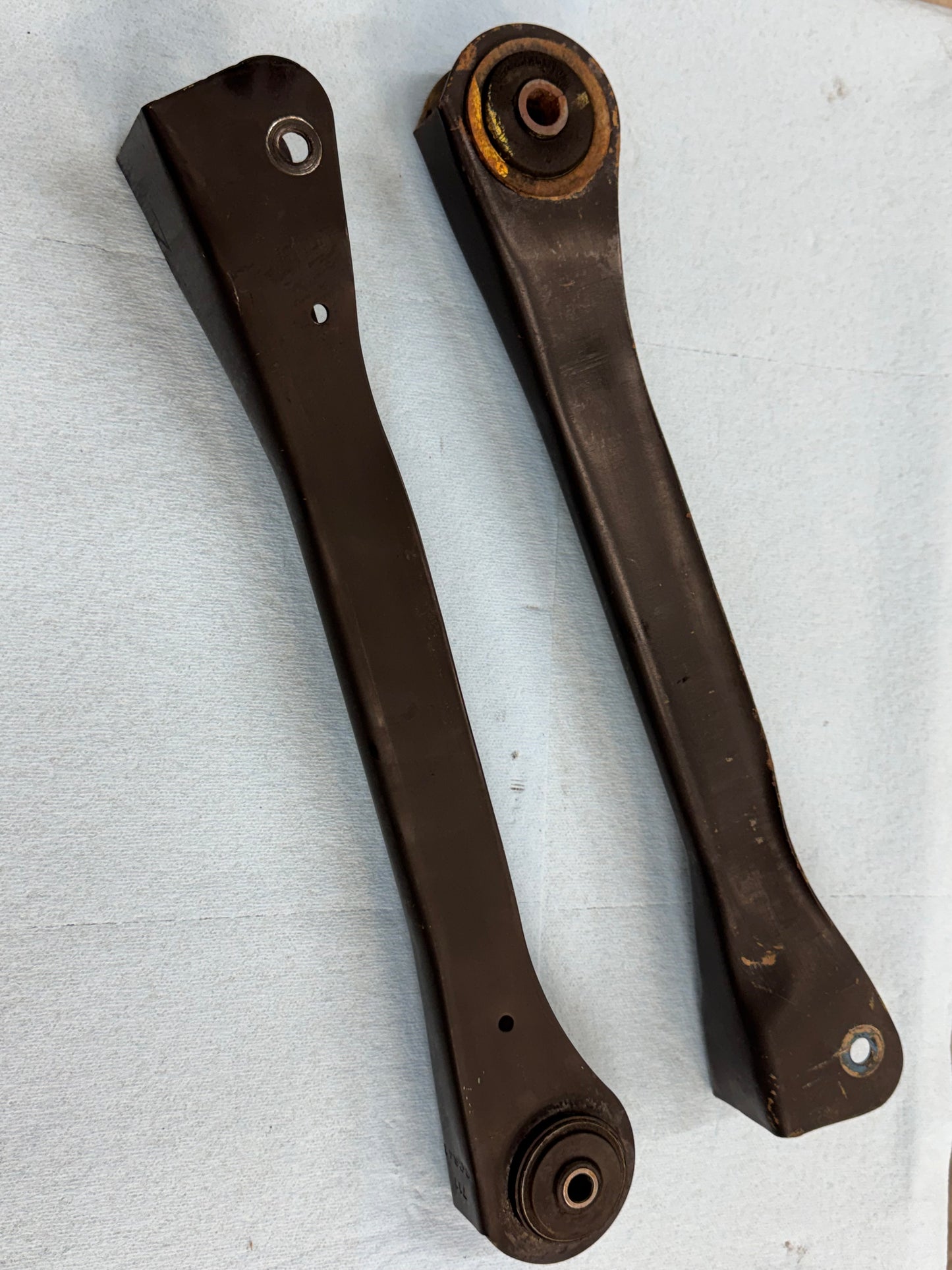 Upper Control Arms - Front - OEM - Jeep Cherokee XJ & Grand Cherokee ZJ