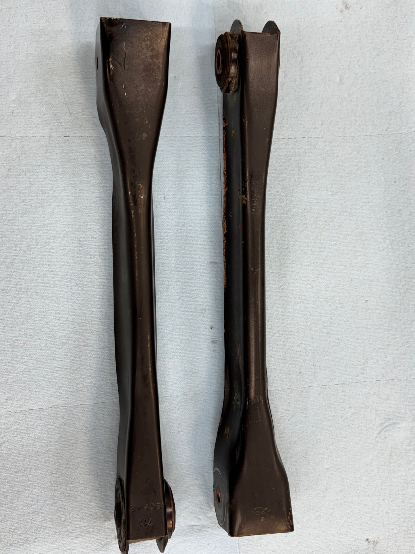 Upper Control Arms - Front - OEM - Jeep Cherokee XJ & Grand Cherokee ZJ