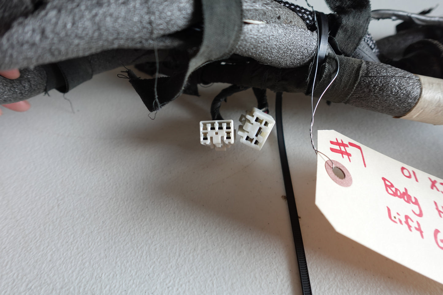 Liftgate Parts & Accessories  Latch-Lock-Handle-Wiring  97-01 Jeep Cherokee XJ