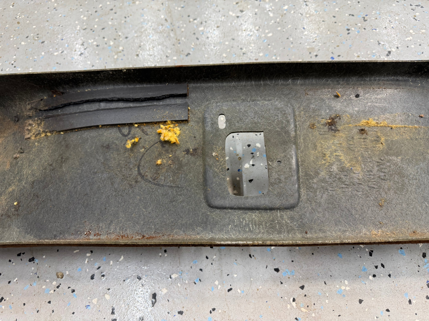 Overhead Speaker Sound Bar -  Jeep Cherokee XJ -  1991-1996